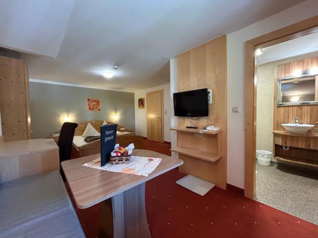 Pension Edelweiss Breitenbach am Inn Exterior foto